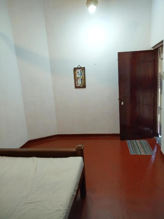 Mama'S Hostel Аханґама Екстер'єр фото